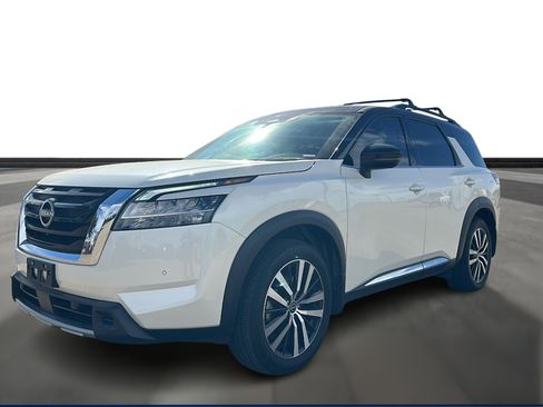 Certified 2024 Nissan Pathfinder Platinum image 1