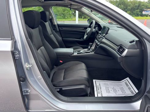 Used 2018 Honda Accord EX image 31