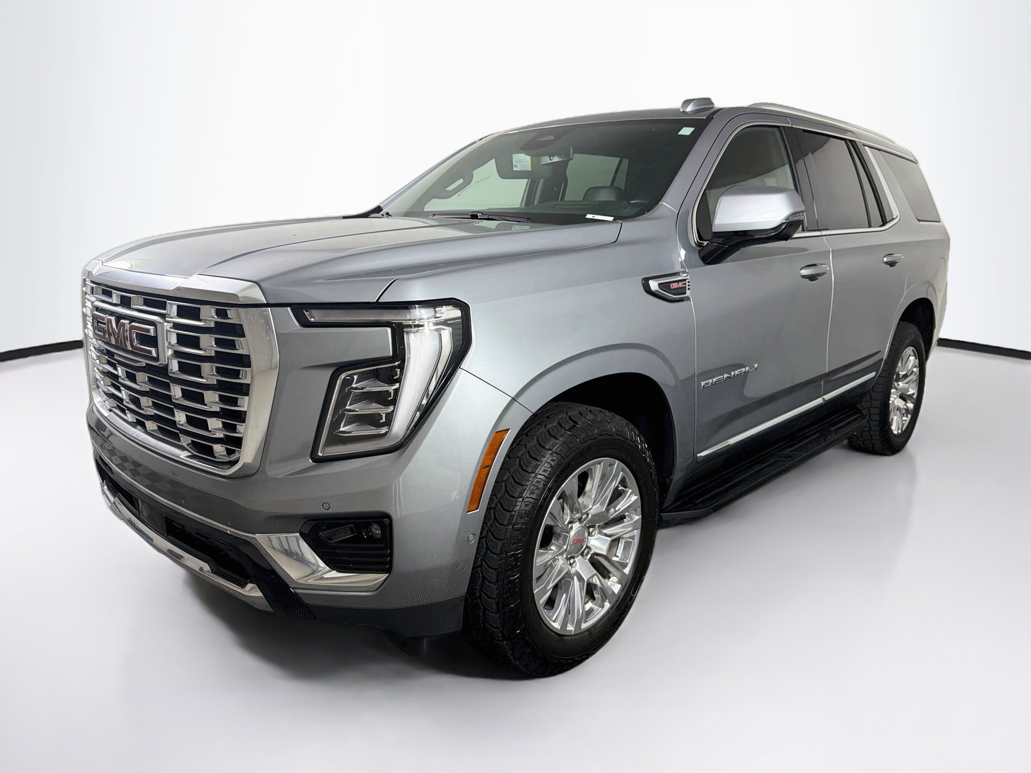 Used 2025 GMC Yukon Denali RWD image 3
