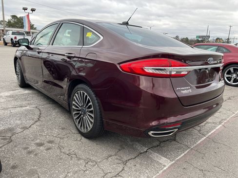 Used 2017 Ford Fusion SE w/ Fusion SE Technology Package image 7