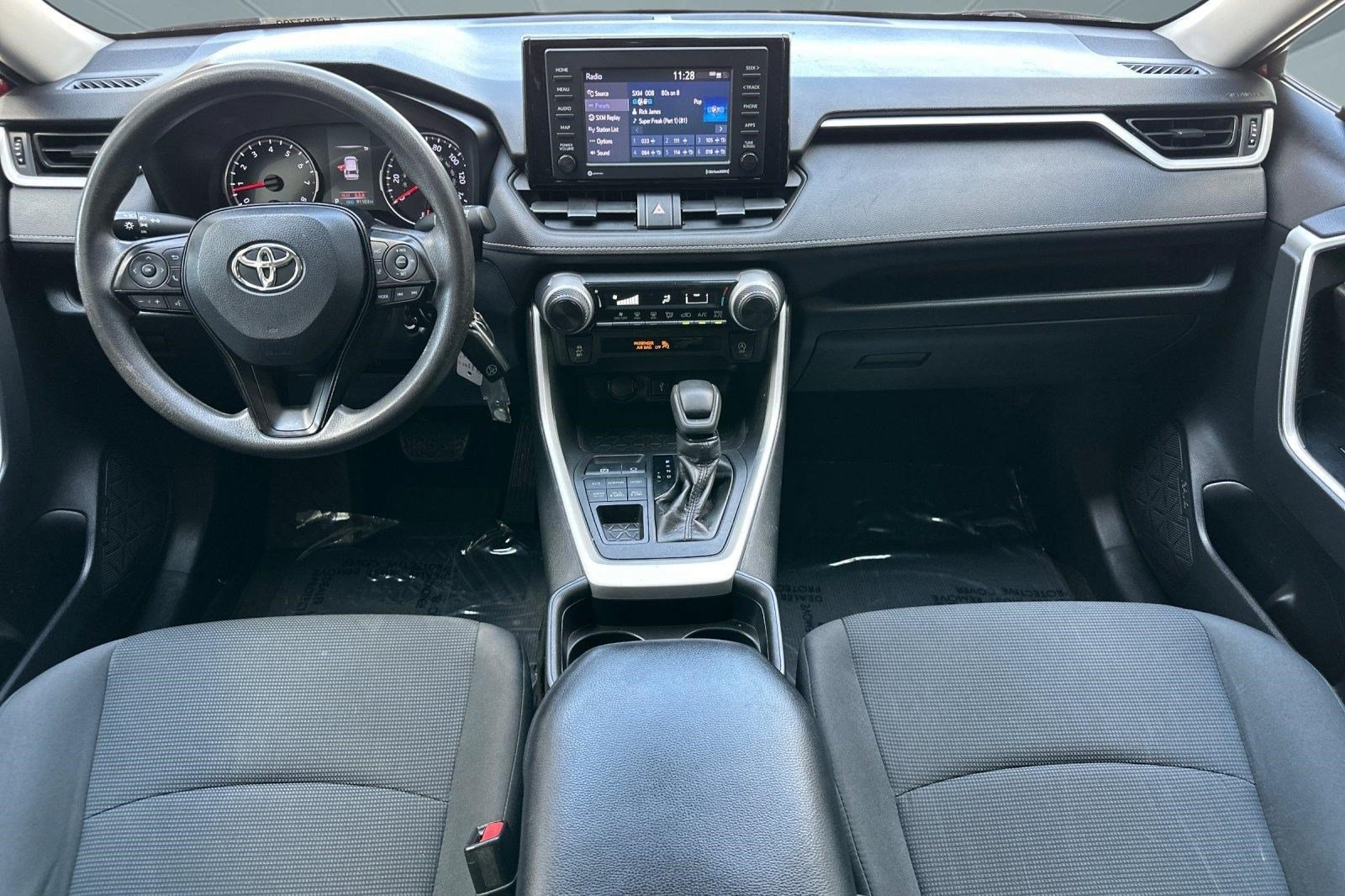Used 2020 Toyota RAV4 LE AWD/4WD image 15