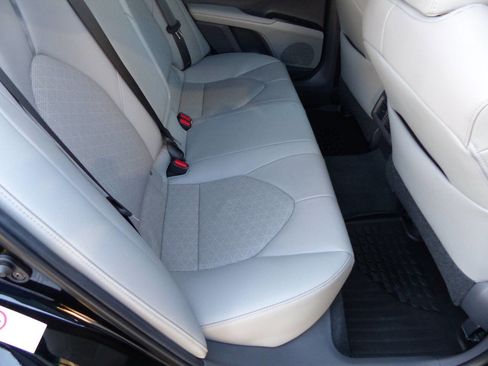 Used 2019 Toyota Camry XSE FWD image 35