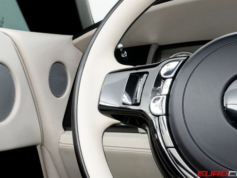 Used 2018 Rolls-Royce Dawn image 31