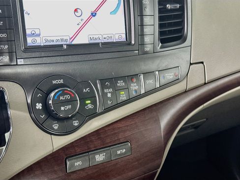 Used 2014 Toyota Sienna Limited w/ Limited Premium Package AWD/4WD image 23