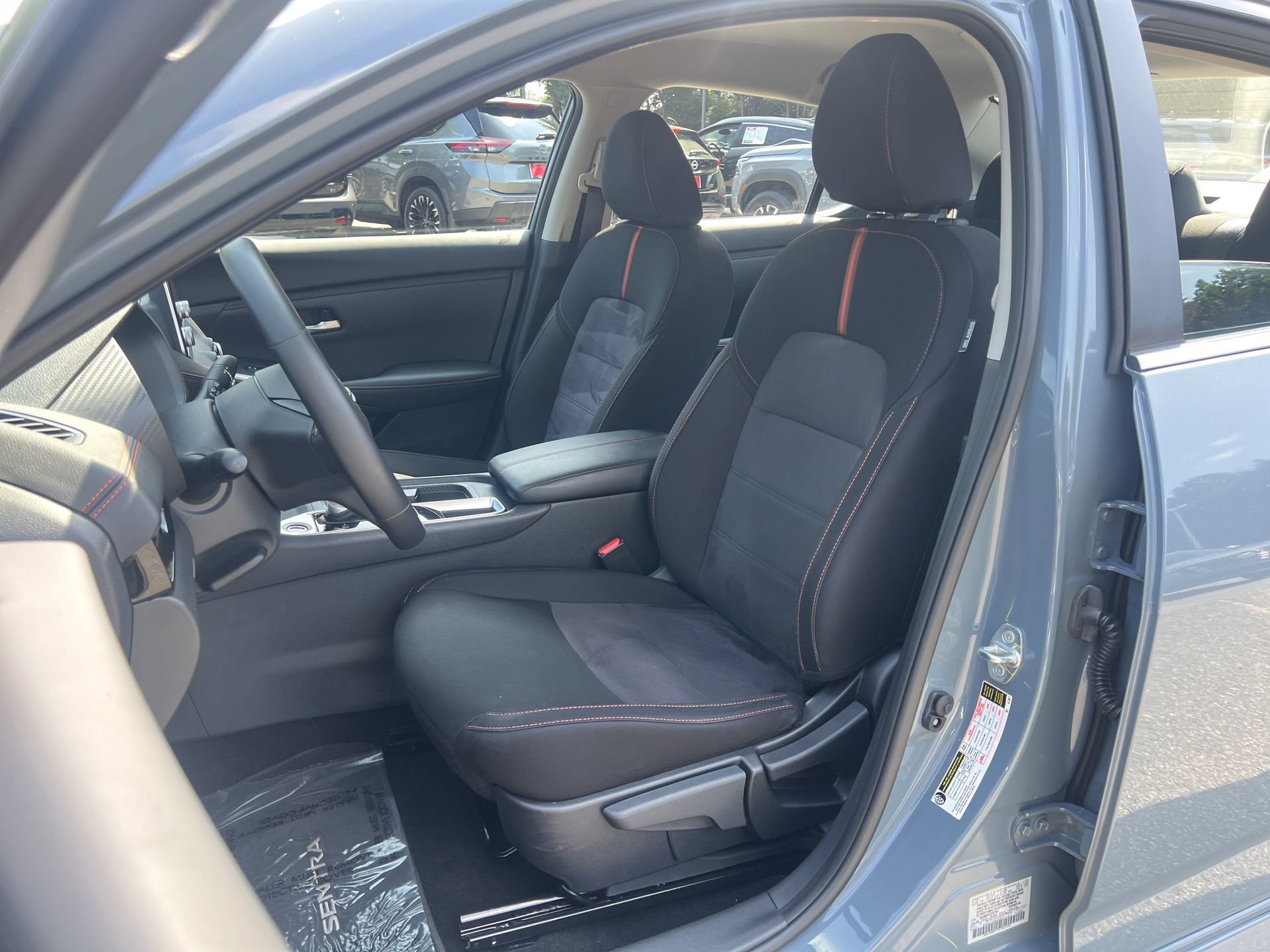 Used 2025 Nissan Sentra SR FWD image 16