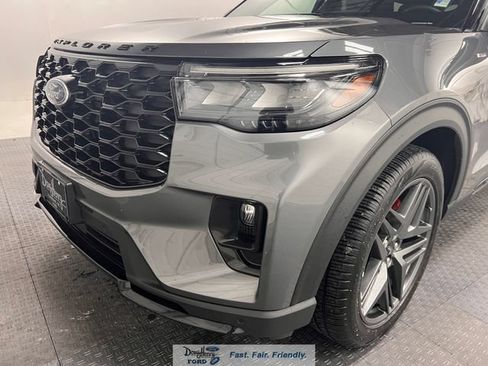 Used 2025 Ford Explorer ST-Line w/ Premium Package RWD image 10