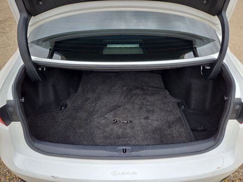 Used 2015 Lexus IS 250 RWD image 12