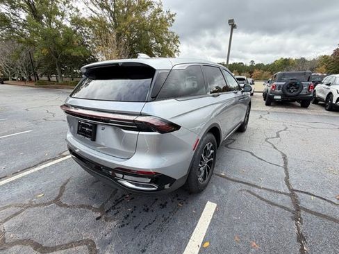 New 2026 Lincoln Nautilus Premier image 7