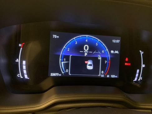 Used 2025 Toyota Corolla SE w/ SE Premium Package FWD image 17
