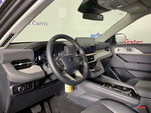 New 2025 Ford Explorer Active w/ Active Comfort Package image 13