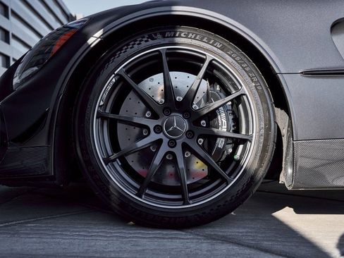 Used 2021 Mercedes-Benz AMG GT Black Series image 3