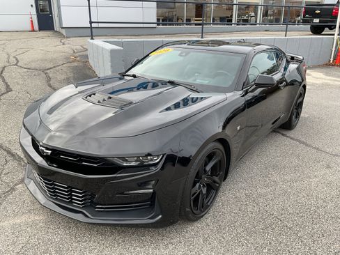 Used 2020 Chevrolet Camaro SS image 2
