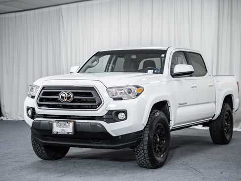 Used 2020 Toyota Tacoma SR5 image 3