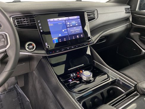 Used 2022 Jeep Wagoneer Series I w/ Premium Group I image 28