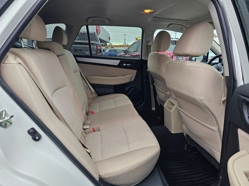 Used 2017 Subaru Outback 2.5i Premium image 13