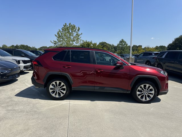 Used 2021 Toyota RAV4 XLE Premium FWD image 18