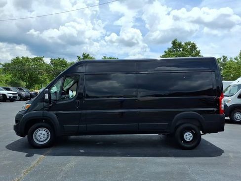 Used 2024 RAM ProMaster 2500 w/ Convenience Group FWD image 11