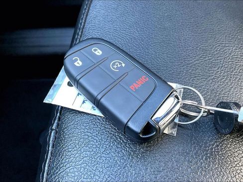 Used 2023 Jeep Compass Limited image 11