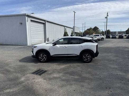 New 2026 Nissan Kicks SV FWD image 8