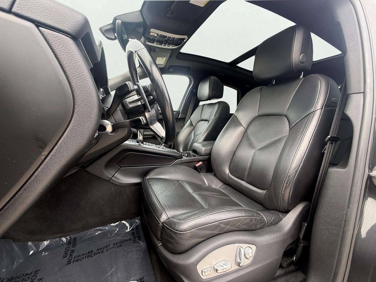 Used 2018 Porsche Macan AWD/4WD image 20