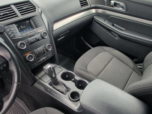 Used 2018 Ford Explorer XLT FWD image 27