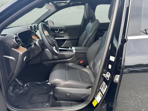 Used 2025 Mercedes-Benz GLC 300 image 5