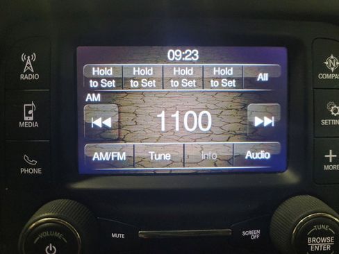 Used 2018 Jeep Compass Latitude w/ Cold Weather Group image 25