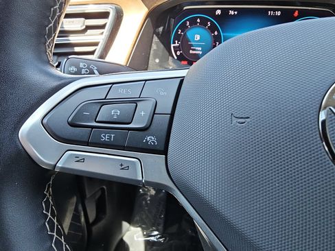 Used 2024 Volkswagen Atlas SE FWD image 19