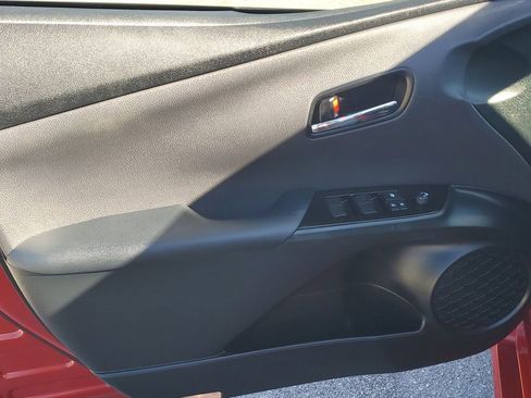 Used 2022 Toyota Prius LE image 39