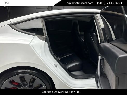 Used 2021 Tesla Model 3 Performance image 21