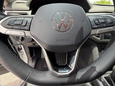 Used 2021 Volkswagen Atlas SE FWD image 24