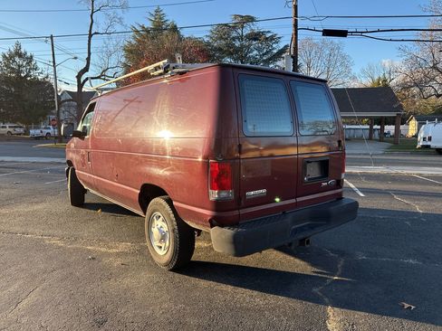 Used 2010 Ford E-250 and Econoline 250 image 2