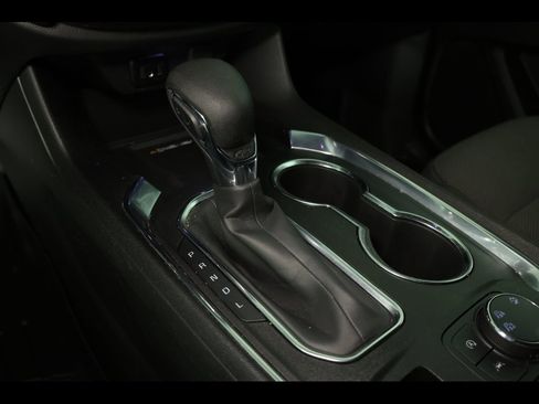 Used 2023 Chevrolet Traverse LT image 28