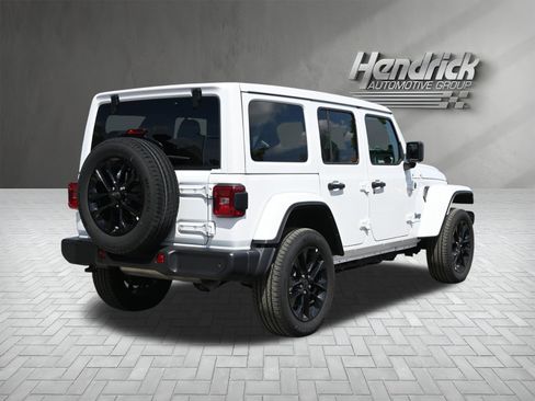 Used 2025 Jeep Wrangler Sahara w/ Safety Group image 10