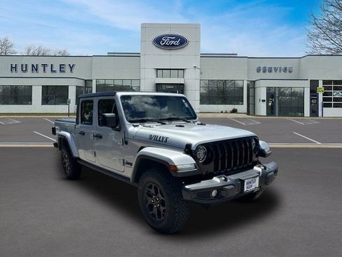 Used 2022 Jeep Gladiator Sport AWD/4WD image 3