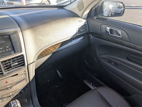 Used 2014 Lincoln MKT FWD image 18