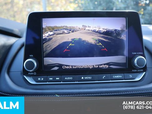 Used 2024 Nissan Rogue S FWD image 34