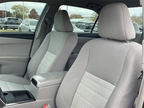 Used 2017 Toyota Camry LE image 22