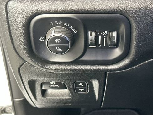 Used 2023 RAM 1500 Laramie AWD/4WD image 24