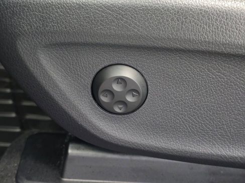 Used 2025 Mercedes-Benz GLE 350 4MATIC image 37