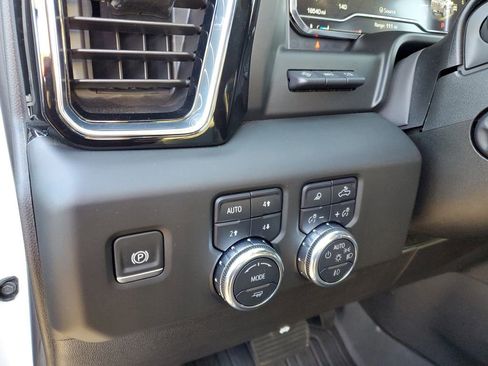 Used 2025 GMC Sierra 1500 Denali image 11