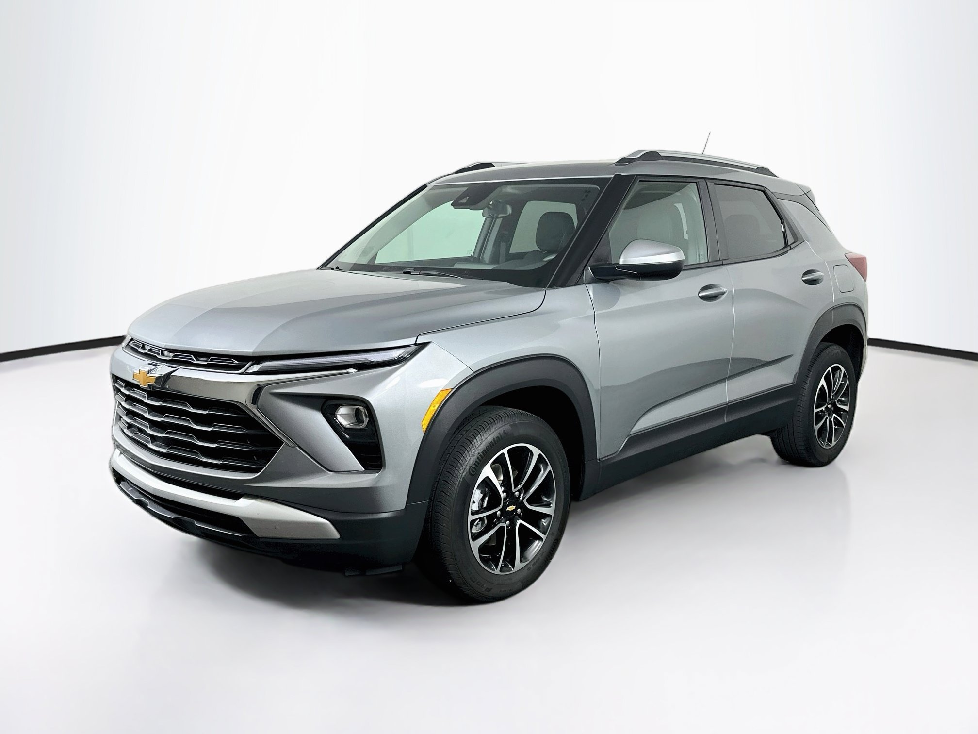 Used 2025 Chevrolet TrailBlazer LT AWD/4WD image 3
