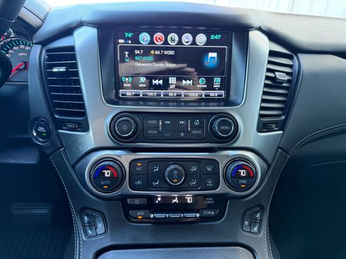Used 2019 Chevrolet Suburban Premier AWD/4WD image 25