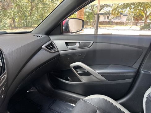 Used 2016 Hyundai Veloster Turbo image 20