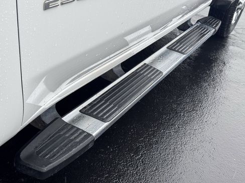 Used 2024 Chevrolet Silverado 2500 LT image 37