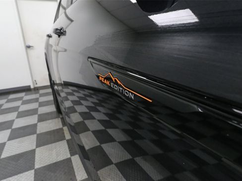 New 2026 Volkswagen Atlas Peak Edition image 8