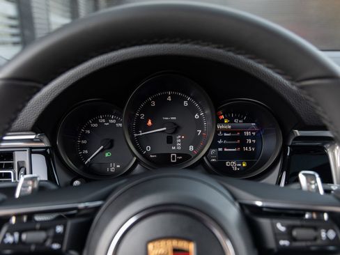 New 2026 Porsche Macan AWD/4WD image 29
