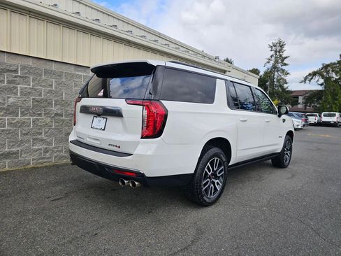 Used 2024 GMC Yukon XL AT4 w/ Technology Package AWD/4WD image 8