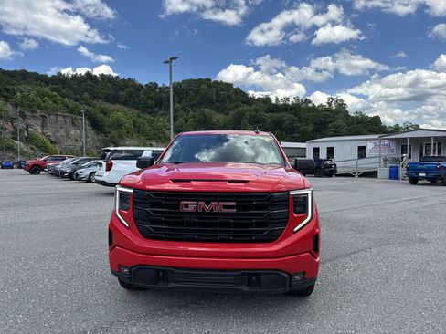 Used 2025 GMC Sierra 1500 Elevation AWD/4WD image 3