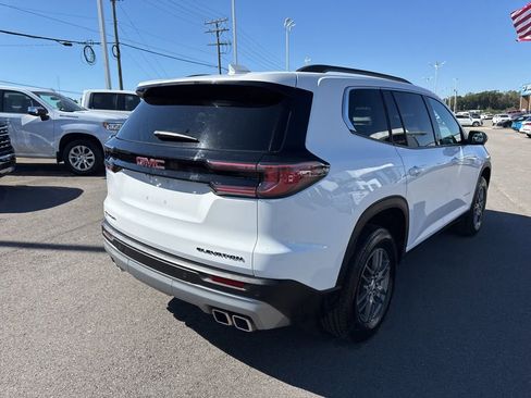 Used 2025 GMC Acadia Elevation image 5